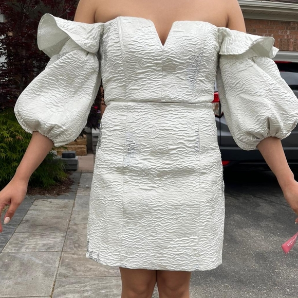 Off-Shoulder Puff sleeve Mini Dress - Picture 4 of 5